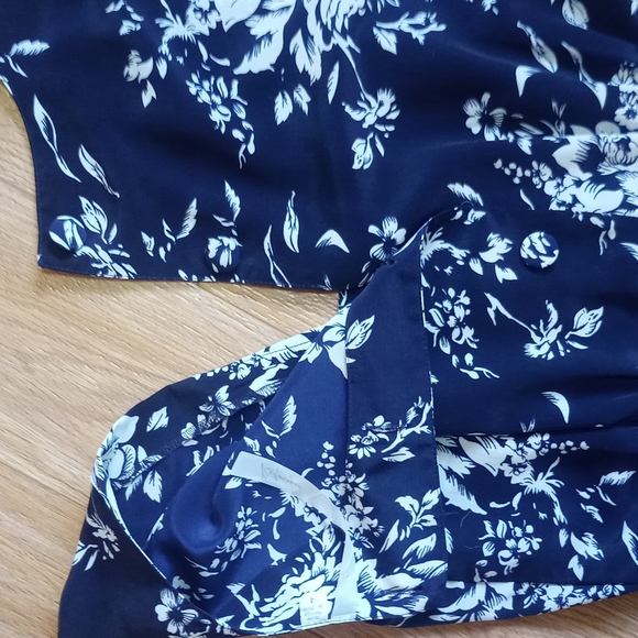 ~3 for $30~ Reformed size 4 floral dress - Picture 3 of 4
